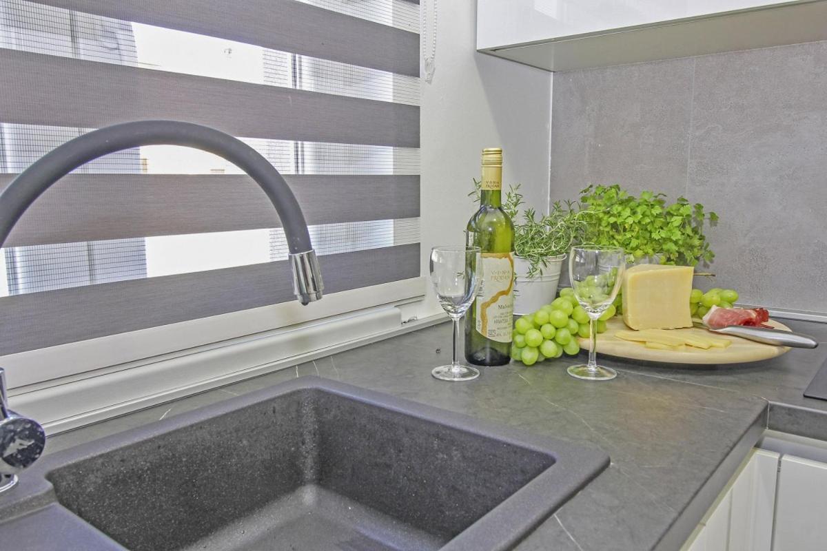 Villa Natascha In Pamici - Haus Fuer 6 Personen à Žminj Extérieur photo