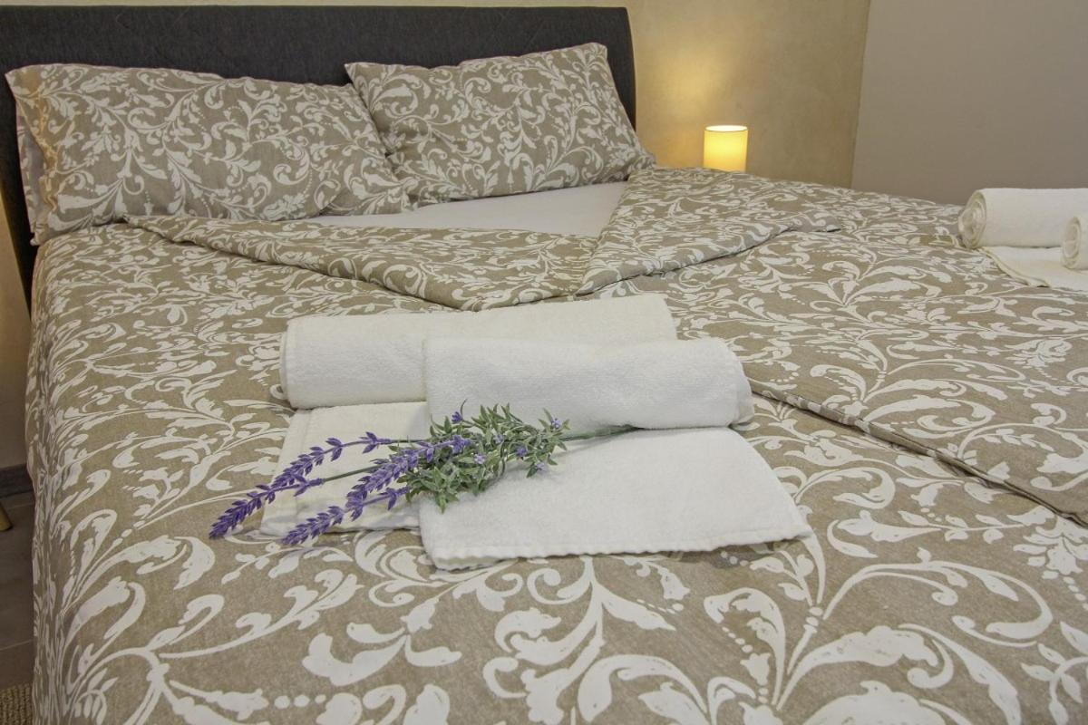 Villa Natascha In Pamici - Haus Fuer 6 Personen à Žminj Extérieur photo