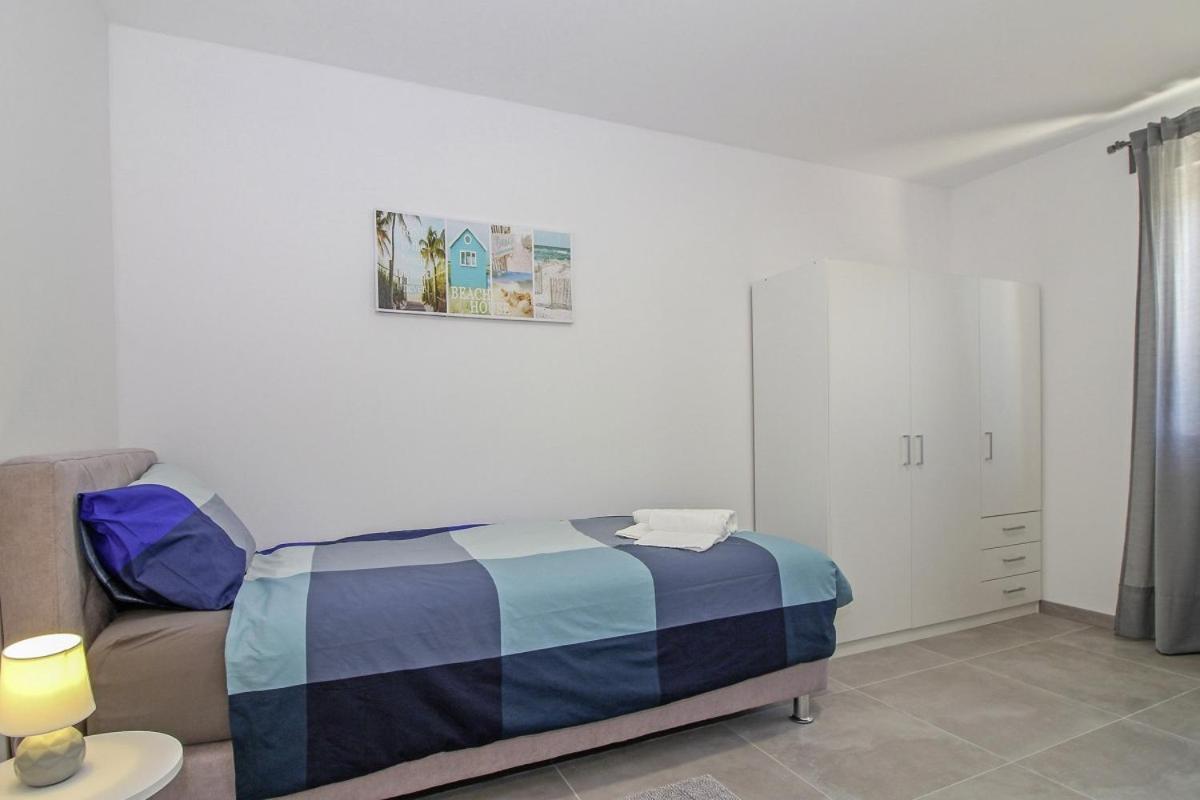 Villa Natascha In Pamici - Haus Fuer 6 Personen à Žminj Extérieur photo